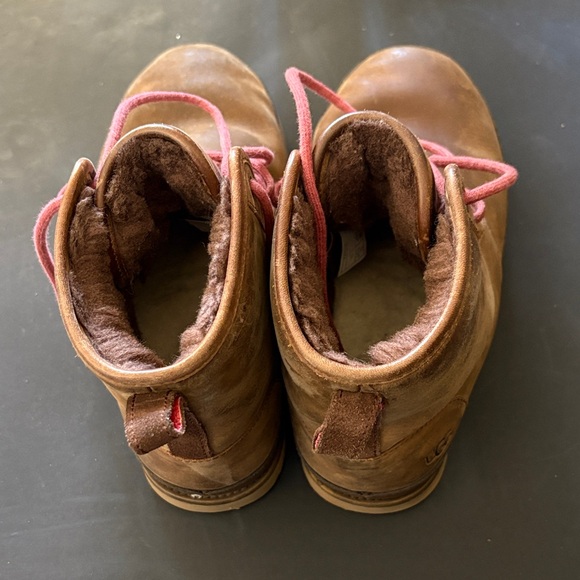 UGG Men's Tan Leather Chukka Boots - Picture 3 of 6